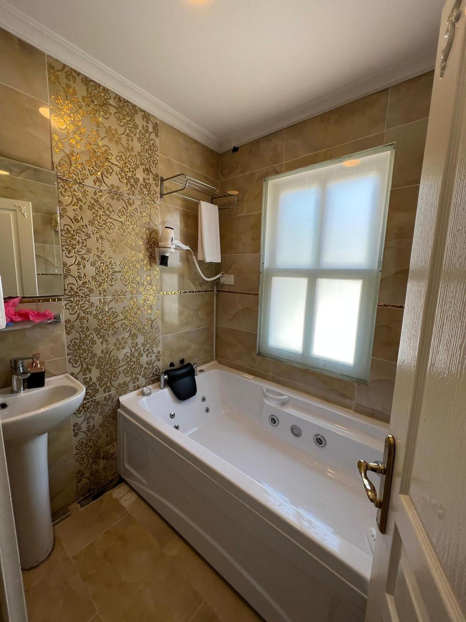Mihri Hatun Suit Otel Istanbul Exterior photo